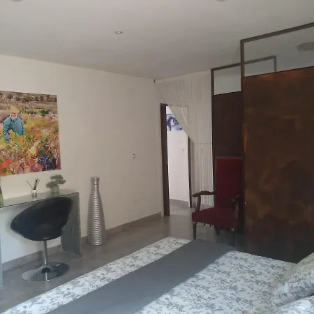 بيت للعطل Landscape Benveniste *